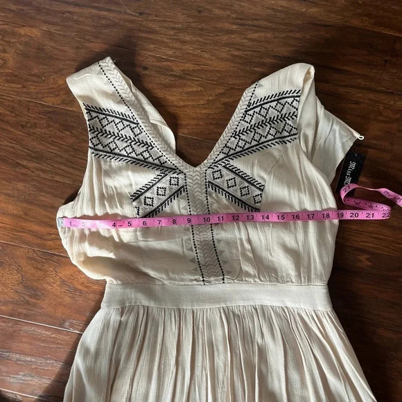 Miss Me Cream mini dress- NWT size Large - Picture 9 of 10